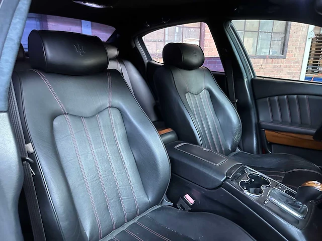Maserati quattroporte 4.2 v8 400pk zf -automaat- 2007 youngtimer - afbeelding 39 van  47