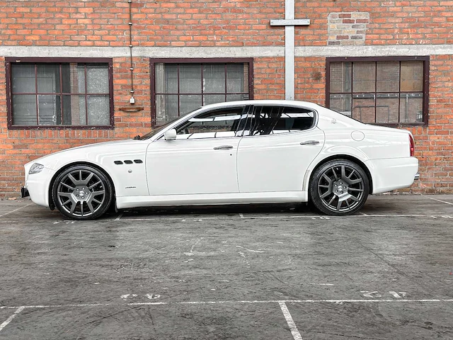 Maserati quattroporte 4.2 v8 400pk zf -automaat- 2008 youngtimer - afbeelding 7 van  43
