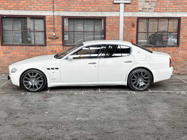Maserati quattroporte 4.2 v8 400pk zf -automaat- 2008 youngtimer - afbeelding 8 van  43