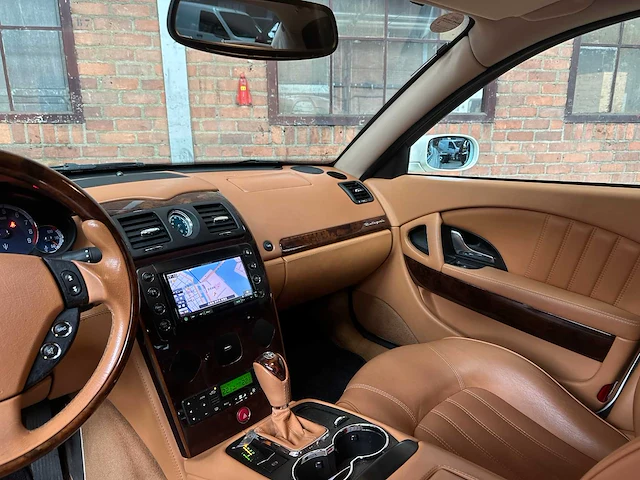 Maserati quattroporte 4.2 v8 400pk zf -automaat- 2008 youngtimer - afbeelding 11 van  43