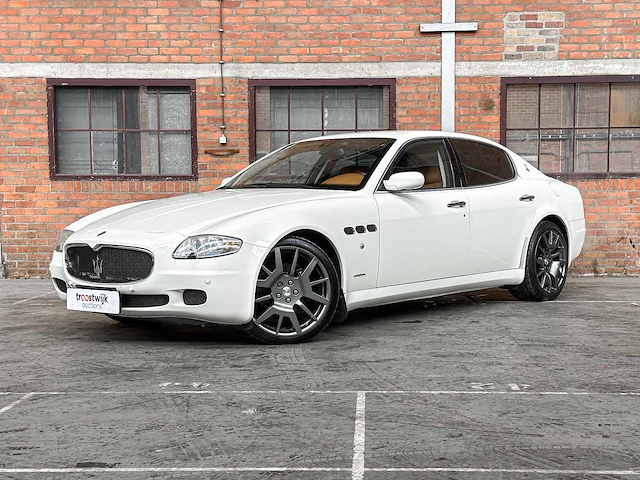 Maserati quattroporte 4.2 v8 400pk zf -automaat- 2008 youngtimer - afbeelding 1 van  43