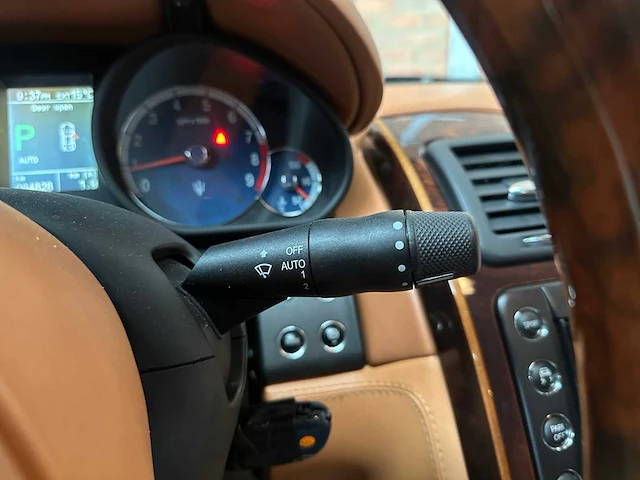 Maserati quattroporte 4.2 v8 400pk zf -automaat- 2008 youngtimer - afbeelding 17 van  43