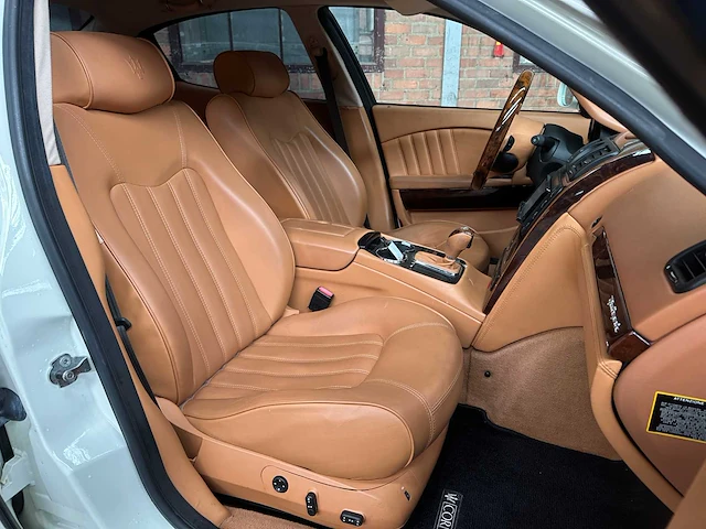 Maserati quattroporte 4.2 v8 400pk zf -automaat- 2008 youngtimer - afbeelding 36 van  43