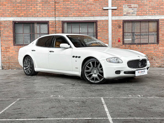 Maserati quattroporte 4.2 v8 400pk zf -automaat- 2008 youngtimer - afbeelding 40 van  43