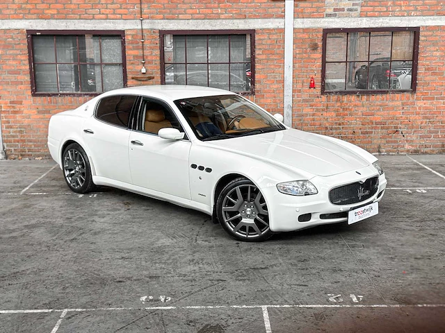 Maserati quattroporte 4.2 v8 400pk zf -automaat- 2008 youngtimer - afbeelding 41 van  43