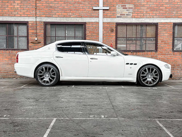 Maserati quattroporte 4.2 v8 400pk zf -automaat- 2008 youngtimer - afbeelding 42 van  43