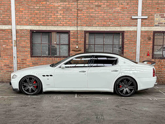 Maserati quattroporte 4.2 v8 400pk zf automaat 2007 youngtimer - afbeelding 8 van  43