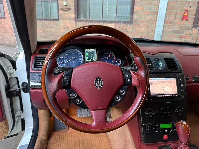 Maserati quattroporte 4.2 v8 400pk zf automaat 2007 youngtimer - afbeelding 10 van  43