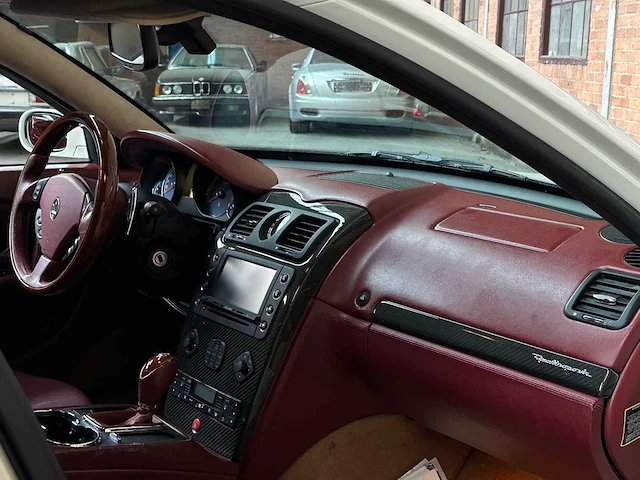 Maserati quattroporte 4.2 v8 400pk zf automaat 2007 youngtimer - afbeelding 30 van  43
