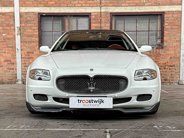 Maserati quattroporte 4.2 v8 400pk zf automaat 2007 youngtimer - afbeelding 23 van  43