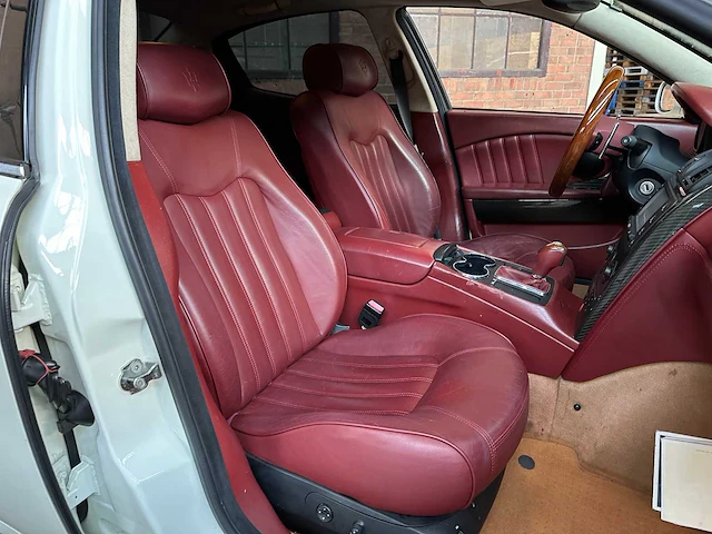 Maserati quattroporte 4.2 v8 400pk zf automaat 2007 youngtimer - afbeelding 35 van  43