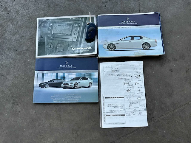 Maserati quattroporte 4.2 v8 400pk zf automaat 2007 youngtimer - afbeelding 38 van  43