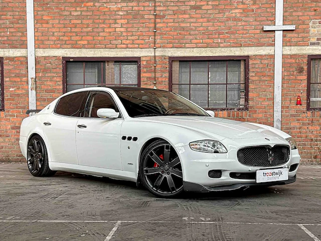 Maserati quattroporte 4.2 v8 400pk zf automaat 2007 youngtimer - afbeelding 39 van  43