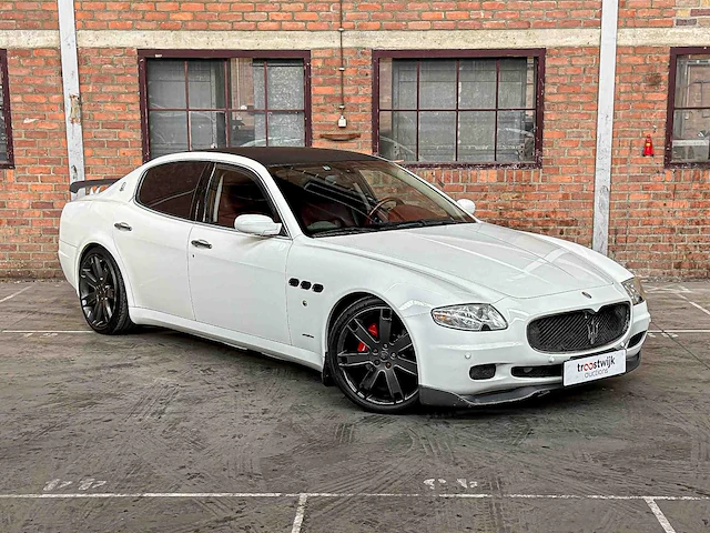 Maserati quattroporte 4.2 v8 400pk zf automaat 2007 youngtimer - afbeelding 40 van  43
