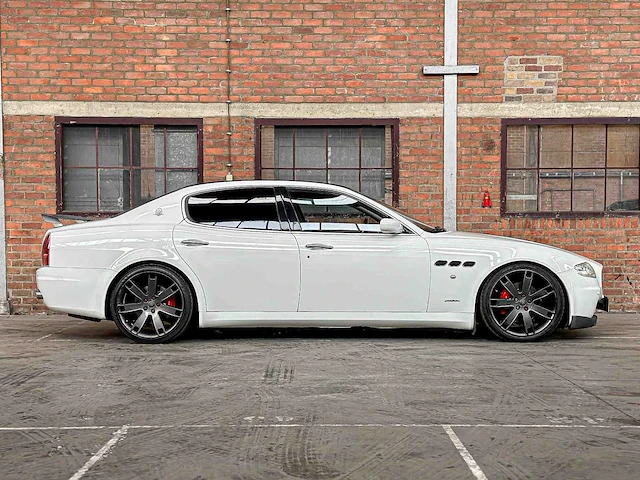 Maserati quattroporte 4.2 v8 400pk zf automaat 2007 youngtimer - afbeelding 41 van  43
