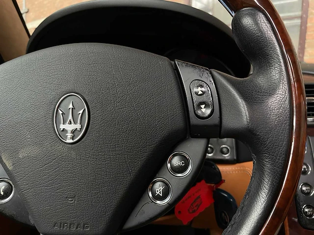 Maserati quattroporte 4.2 v8 400pk zf automaat 2008 youngtimer - afbeelding 24 van  47