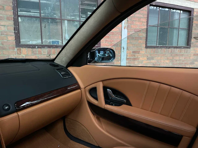 Maserati quattroporte 4.2 v8 400pk zf automaat 2008 youngtimer - afbeelding 30 van  47