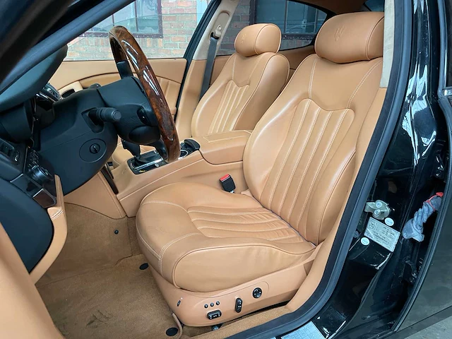 Maserati quattroporte 4.2 v8 400pk zf automaat 2008 youngtimer - afbeelding 41 van  47