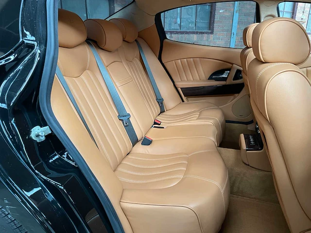 Maserati quattroporte 4.2 v8 400pk zf automaat 2008 youngtimer - afbeelding 43 van  47