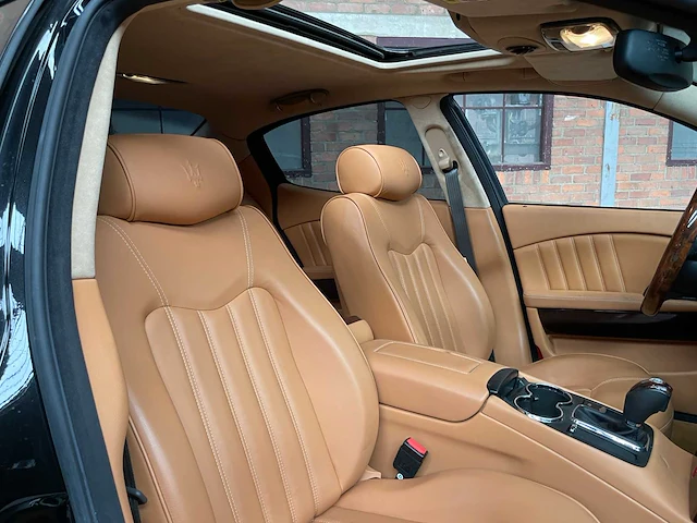 Maserati quattroporte 4.2 v8 400pk zf automaat 2008 youngtimer - afbeelding 45 van  47