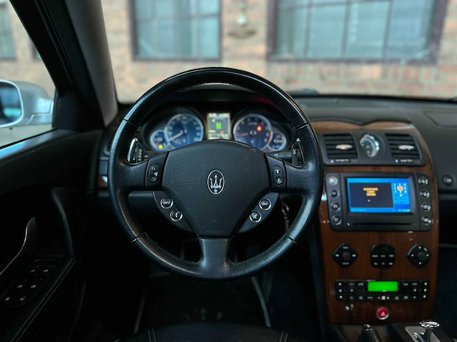Maserati quattroporte 4.2 v8 401pk 2005, z-476-jx youngtimer - afbeelding 21 van  59
