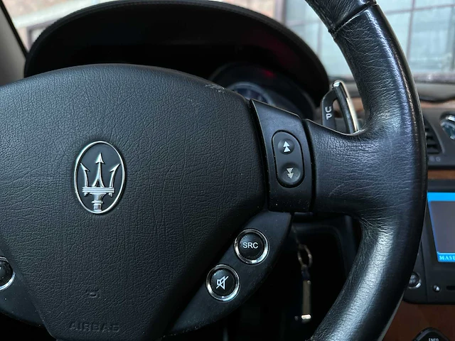 Maserati quattroporte 4.2 v8 401pk 2005, z-476-jx youngtimer - afbeelding 24 van  59