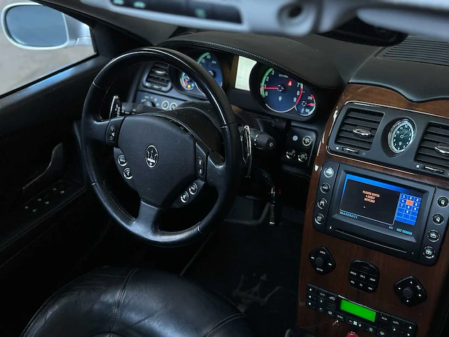 Maserati quattroporte 4.2 v8 401pk 2005, z-476-jx youngtimer - afbeelding 48 van  59