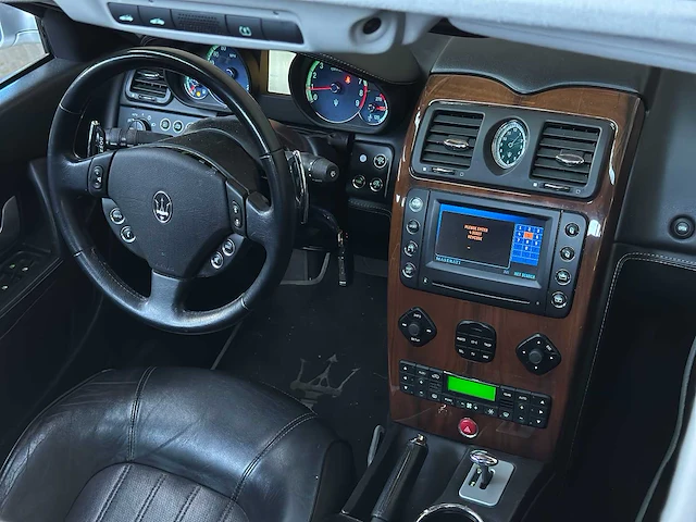 Maserati quattroporte 4.2 v8 401pk 2005, z-476-jx youngtimer - afbeelding 49 van  59
