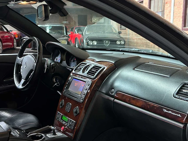 Maserati quattroporte 4.2 v8 (41.000 km) 400pk 2005 -youngtimer- - afbeelding 29 van  42