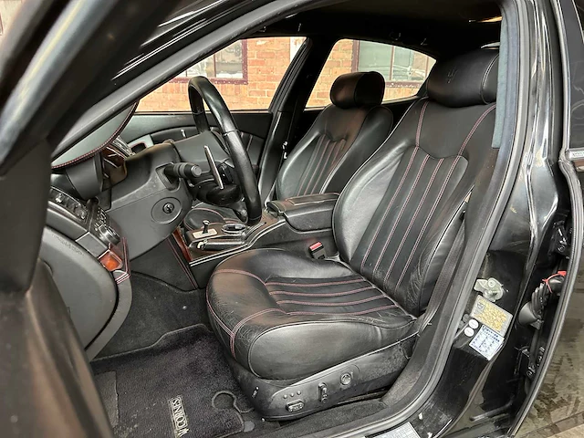Maserati quattroporte 4.2 v8 (41.000 km) 400pk 2005 -youngtimer- - afbeelding 30 van  42