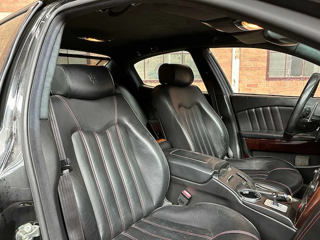 Maserati quattroporte 4.2 v8 (41.000 km) 400pk 2005 -youngtimer- - afbeelding 35 van  42