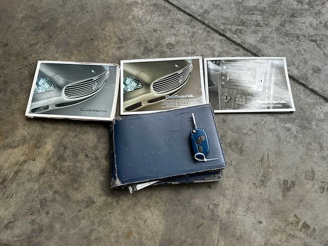 Maserati quattroporte 4.2 v8 (41.000 km) 400pk 2005 -youngtimer- - afbeelding 37 van  42