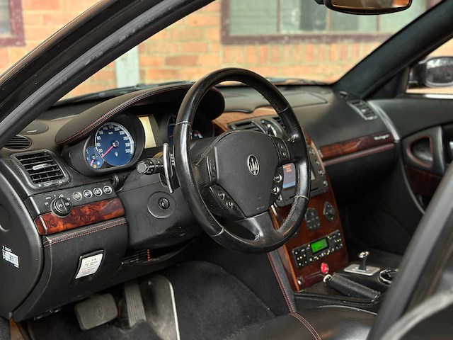 Maserati quattroporte 4.2 v8 (41.000 km) 400pk 2005 -youngtimer- - afbeelding 9 van  42