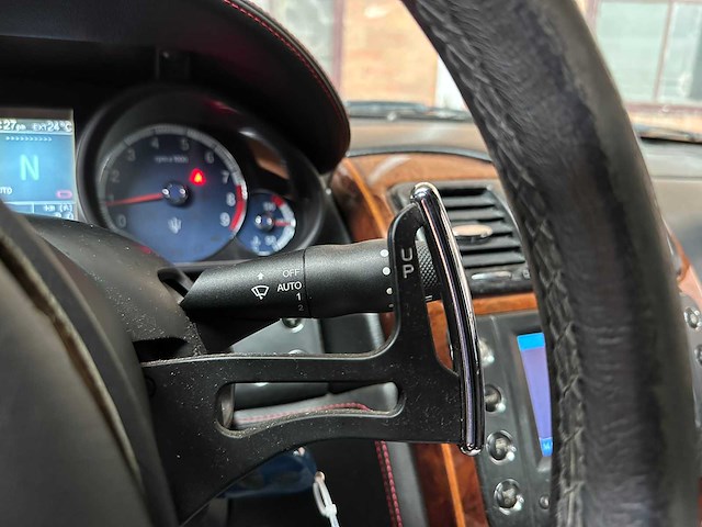 Maserati quattroporte 4.2 v8 (41.000 km) 400pk 2005 -youngtimer- - afbeelding 17 van  42