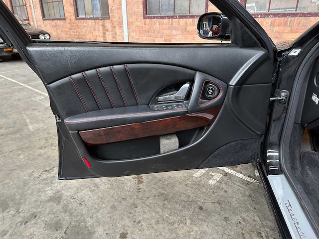 Maserati quattroporte 4.2 v8 (41.000 km) 400pk 2005 -youngtimer- - afbeelding 22 van  42