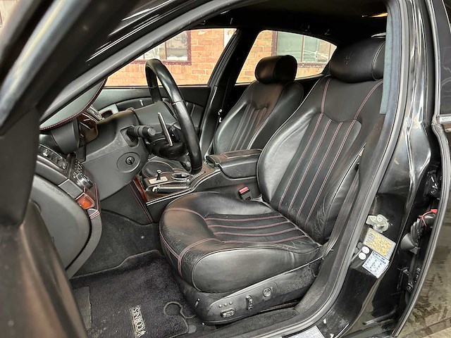 Maserati quattroporte 4.2 v8 (41.000 km) 400pk 2005 -youngtimer- - afbeelding 30 van  42