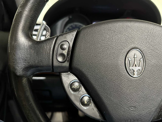 Maserati quattroporte 4.2 v8 duo select 401pk 2005, 13-rl-xn youngtimer - afbeelding 25 van  55