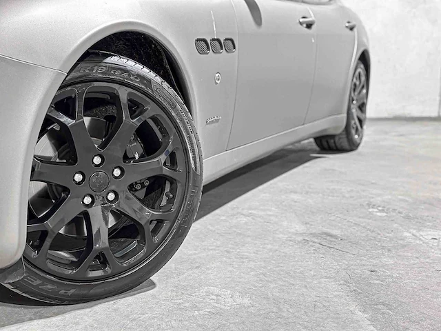 Maserati quattroporte 4.2 v8 duo select 401pk 2005, 13-rl-xn youngtimer - afbeelding 34 van  55