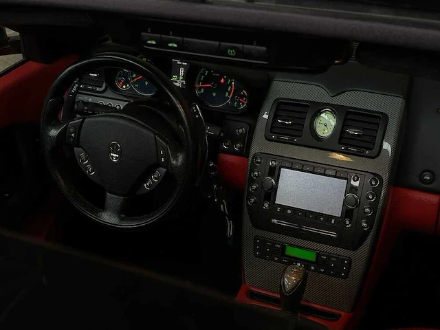 Maserati quattroporte 4.7 v8 440pk sport gts car 2010 - afbeelding 27 van  41
