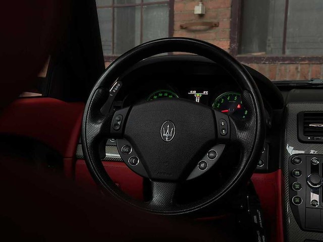 Maserati quattroporte 4.7 v8 440pk sport gts car 2010 - afbeelding 25 van  41