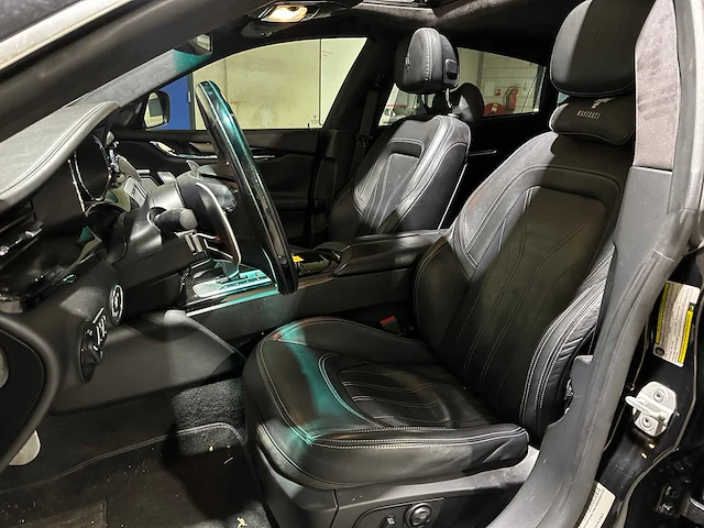 Maserati quattroporte gts 3.8 v8 523pk 2015 - afbeelding 38 van  58
