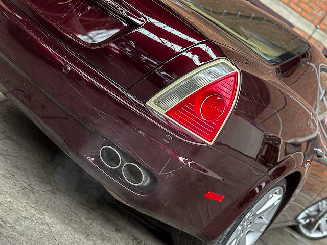 Maserati quattroporte sport gt 400pk 2006 youngtimer - afbeelding 11 van  43