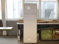Massagetafel 200 x 66 cm met metalen onderstel.