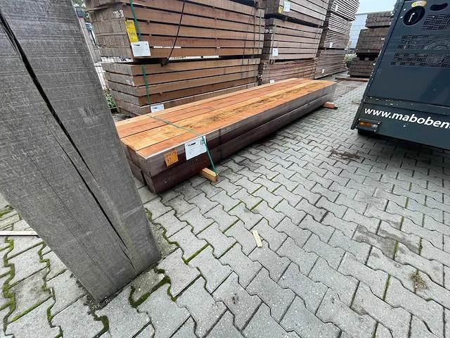 Massaranduba balken fijnbezaagd 4000x150x150mm (12x) - afbeelding 4 van  4