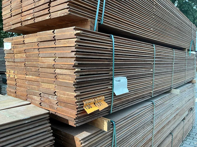 Massaranduba damwand -/ paardenboxprofiel 4000x200x28mm (45x) - afbeelding 4 van  4