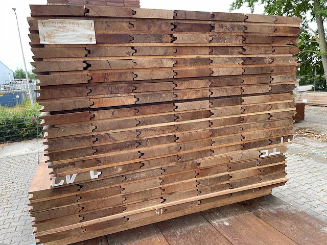 Massaranduba damwand- / paardenbox profiel 2000x145x28mm (133x) - afbeelding 3 van  3