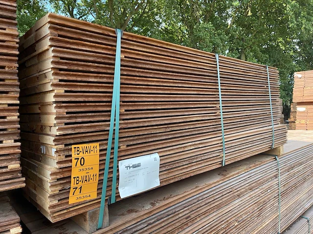 Massaranduba damwand- / paardenbox profiel 2000x145x28mm (63x) - afbeelding 2 van  3