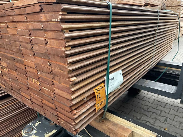 Massaranduba damwand- / paardenbox profiel 2500x145x28mm (73x) - afbeelding 2 van  3