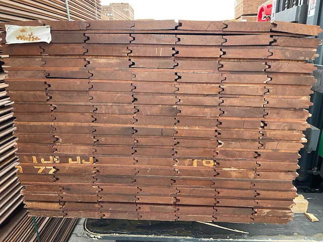 Massaranduba damwand- / paardenbox profiel 2500x145x28mm (73x) - afbeelding 3 van  3