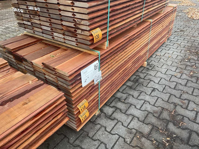 Massaranduba damwand-/ paardenbox profiel 3000x140x28mm (58x) - afbeelding 4 van  4